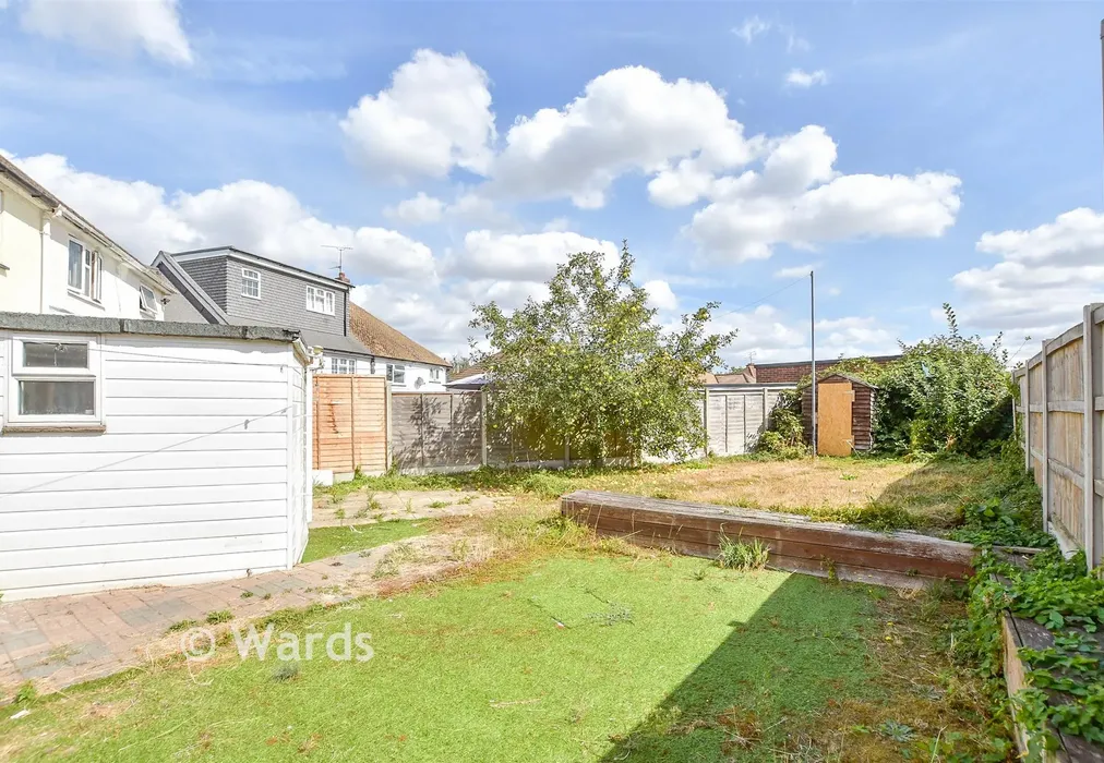 Rear Garden - Kent Avenue, Maidstone, Kent - Wards of Kent