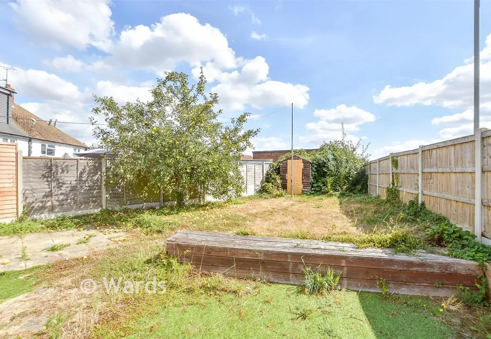 Rear Garden - Kent Avenue, Maidstone, Kent - Wards of Kent