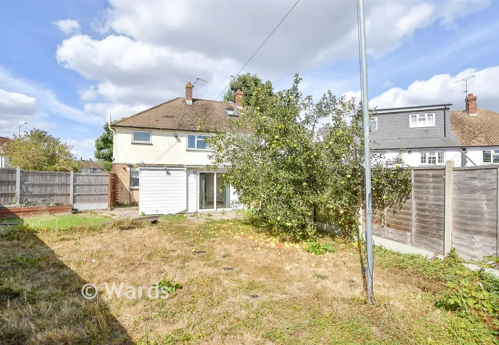 Rear Garden - Kent Avenue, Maidstone, Kent - Wards of Kent