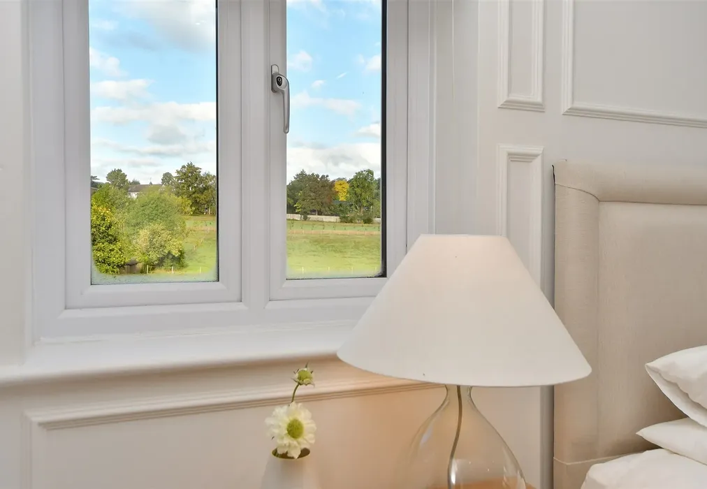 Internal Feature - Auger Close, Hartlip, Sittingbourne, Kent - Wards of Kent