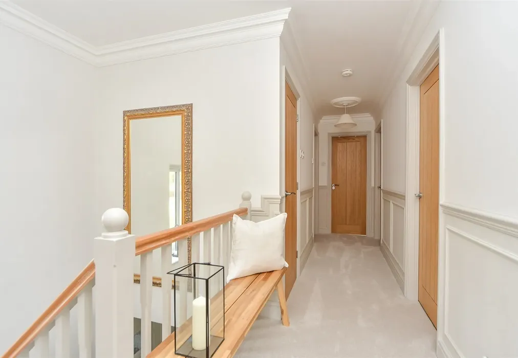 Landing - Auger Close, Hartlip, Sittingbourne, Kent - Wards of Kent
