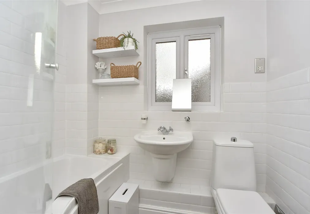 Bathroom - Auger Close, Hartlip, Sittingbourne, Kent - Wards of Kent