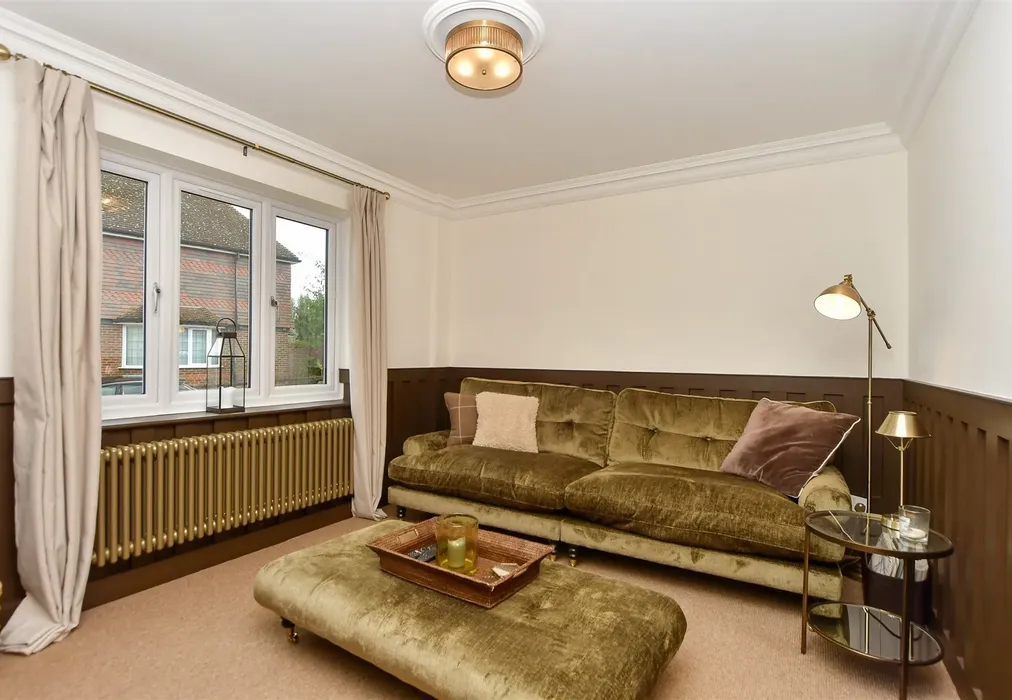 Sitting Room  - Auger Close, Hartlip, Sittingbourne, Kent - Wards of Kent