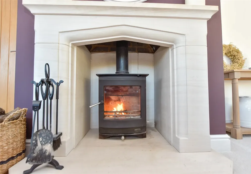 Internal Feature - Auger Close, Hartlip, Sittingbourne, Kent - Wards of Kent
