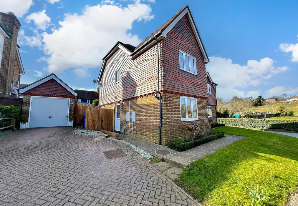Garage & Driveway - Auger Close, Hartlip, Sittingbourne, Kent - Wards of Kent