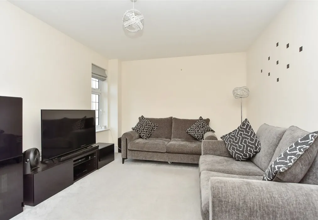 Lounge - Cambria Crescent, Sittingbourne, Kent - Wards of Kent