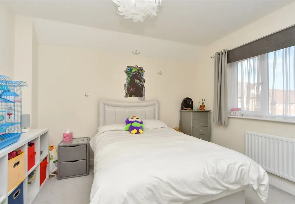Bedroom 2 - Cambria Crescent, Sittingbourne, Kent - Wards of Kent