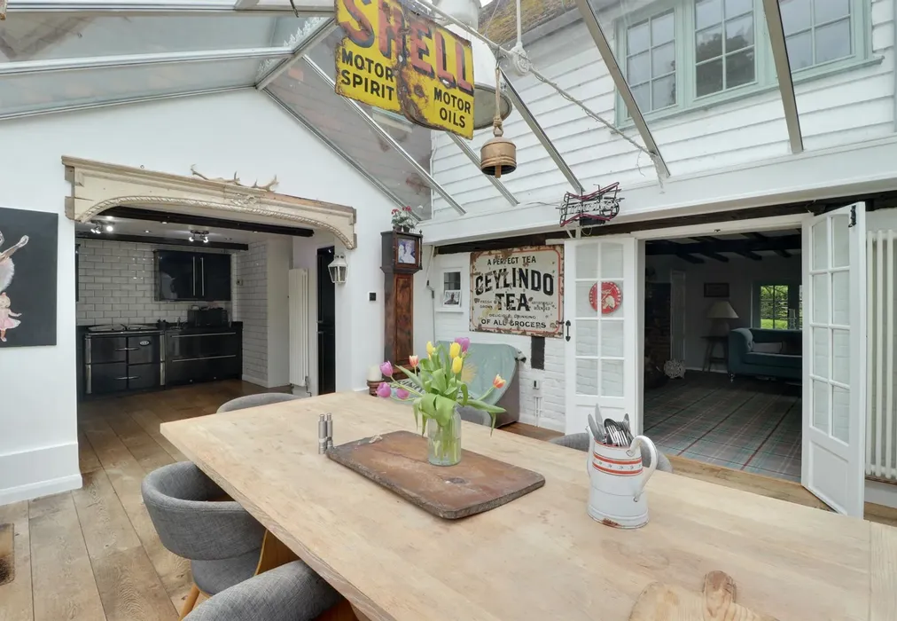 Breakfast Area - Fairmans Lane, Brenchley, Tonbridge, Kent - Wards of Kent