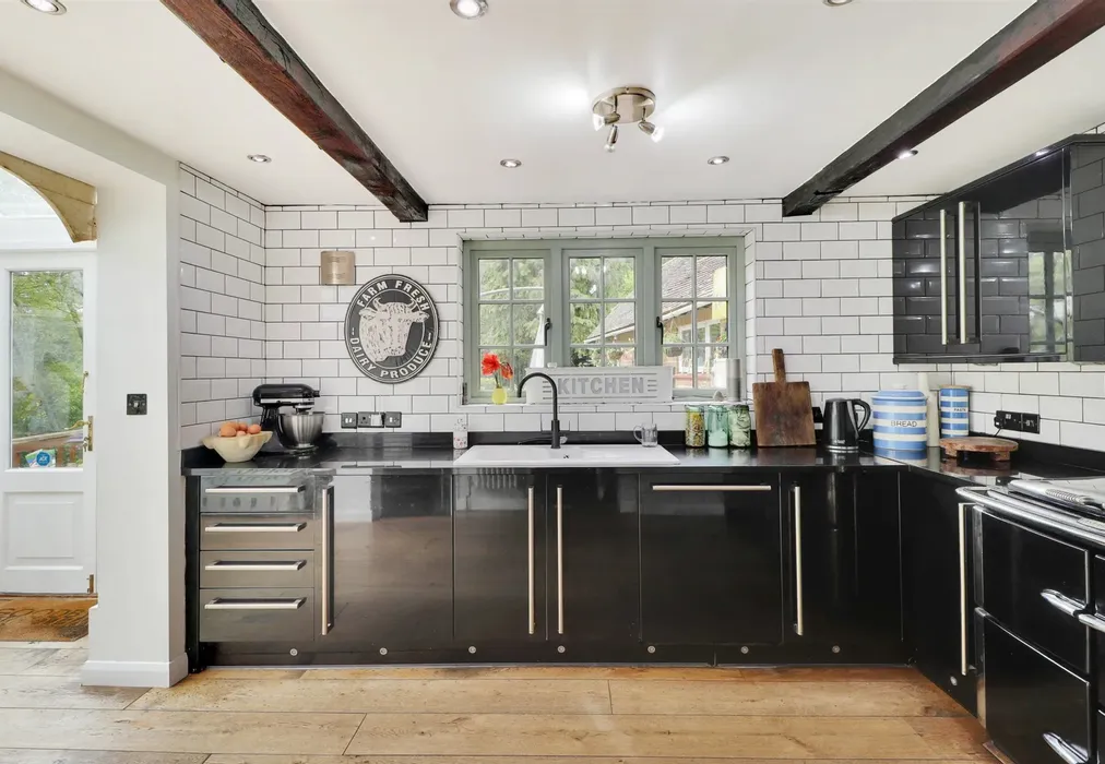 Kitchen - Fairmans Lane, Brenchley, Tonbridge, Kent - Wards of Kent