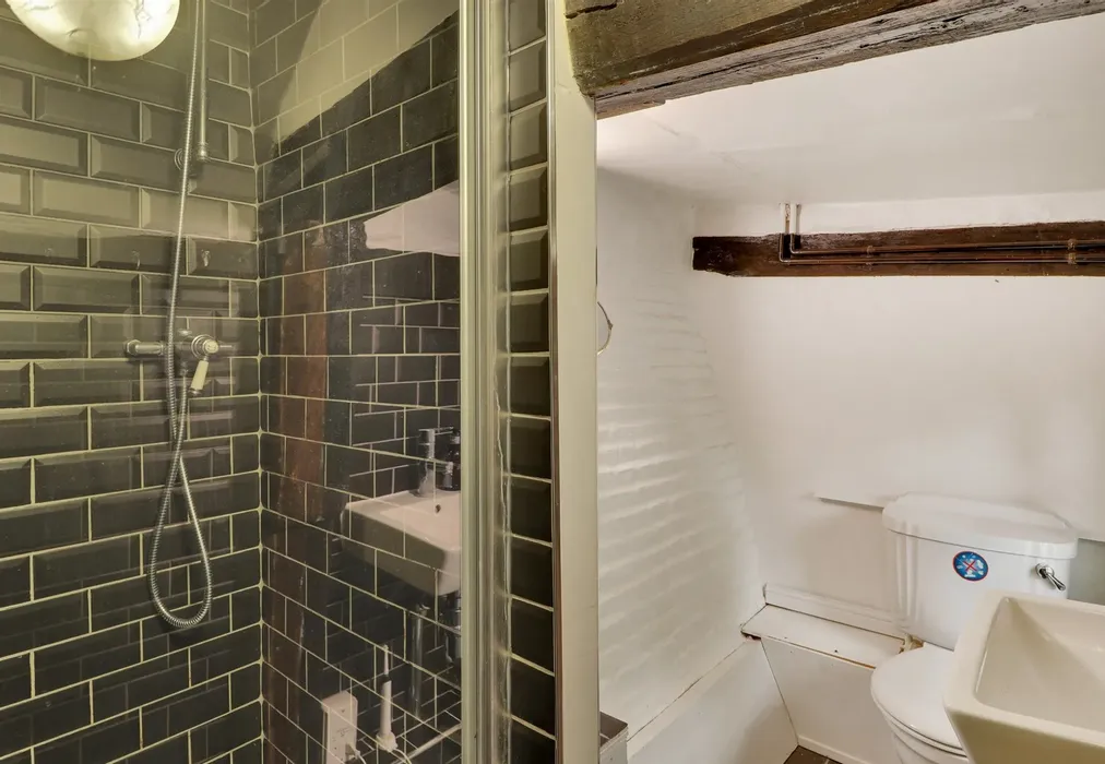 En Suite Shower Room - Fairmans Lane, Brenchley, Tonbridge, Kent - Wards of Kent