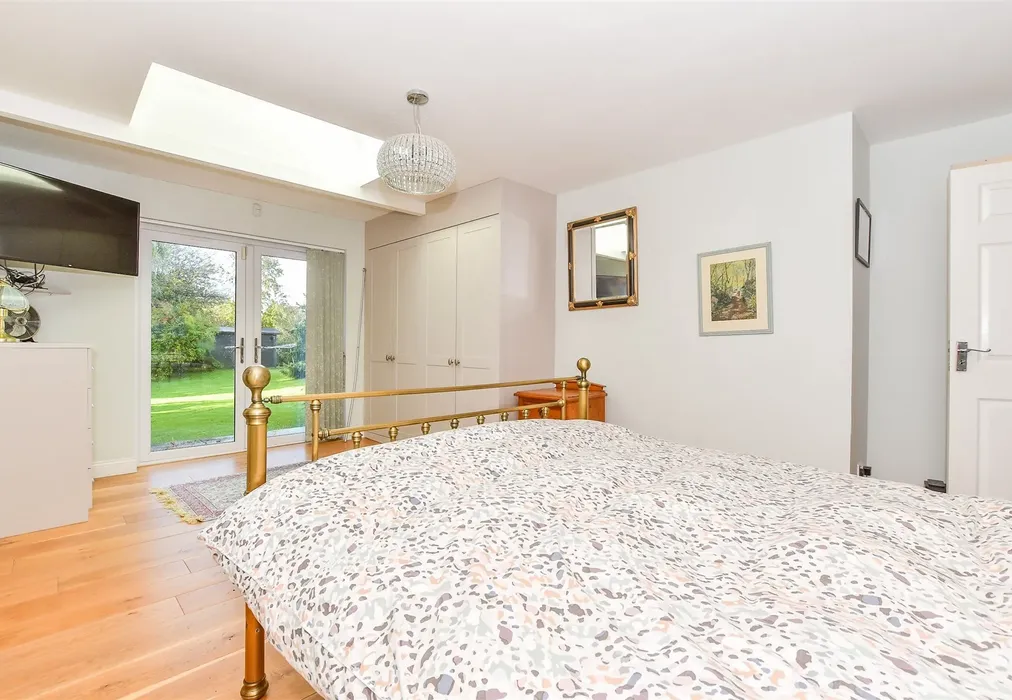 Bedroom 1 - Poplar Road, Wittersham, Tenterden, Kent - Wards of Kent