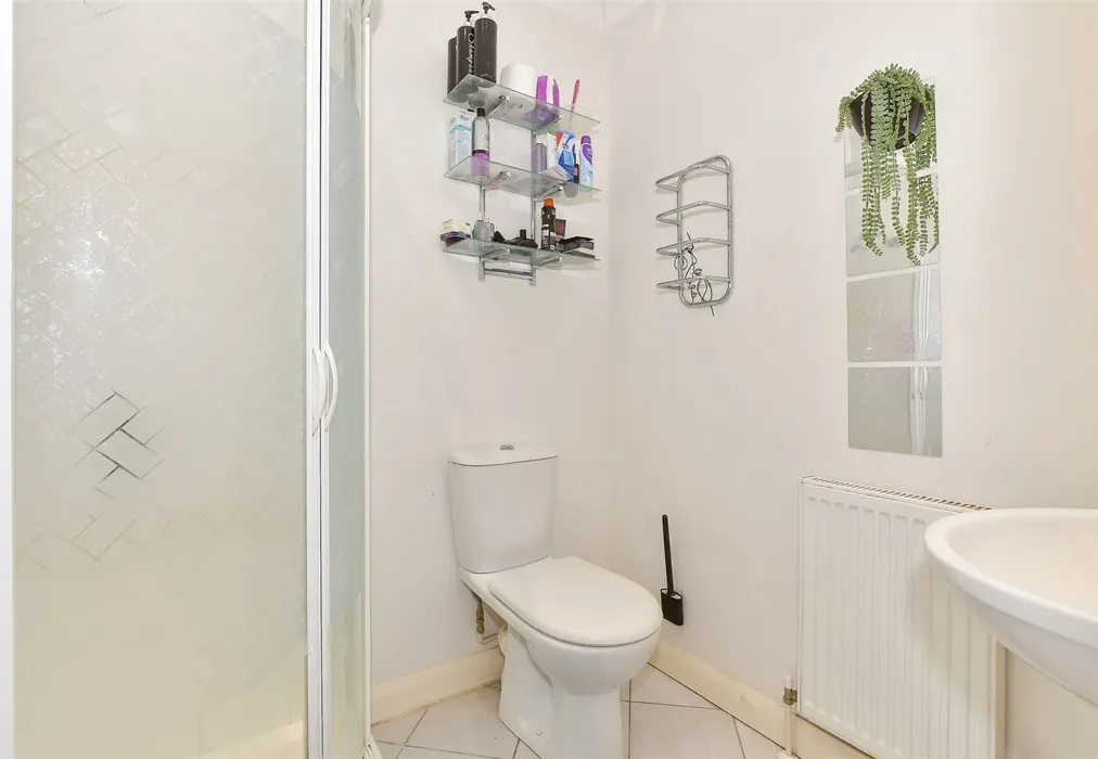 En-Suite Shower Room - Wellesley Court, Ramsgate, Kent - Wards of Kent