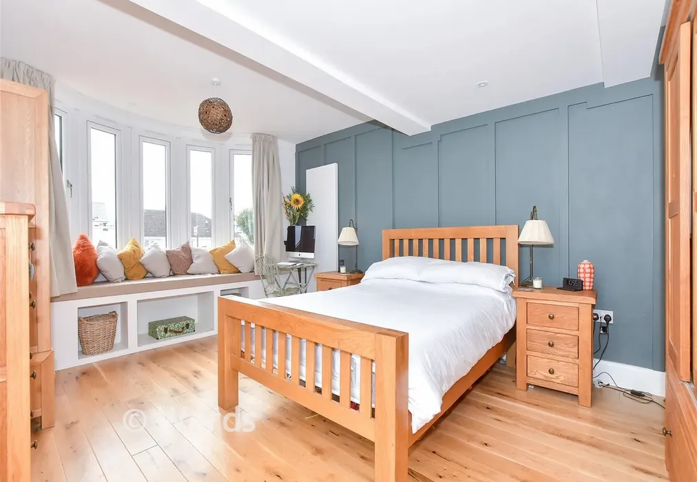Bedroom 1 - The Broadway, Herne Bay, Kent - Wards of Kent