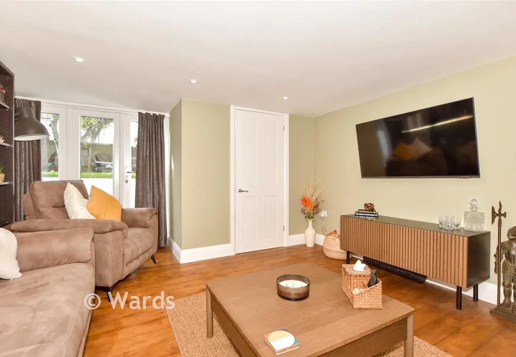 Lounge - The Broadway, Herne Bay, Kent - Wards of Kent