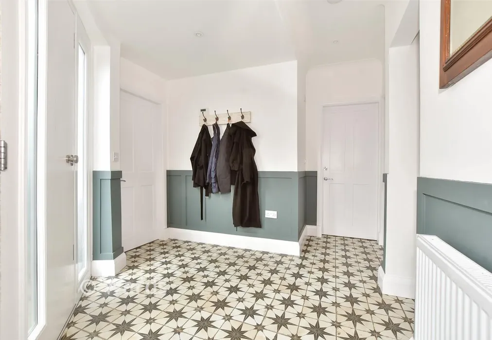 Hallway - The Broadway, Herne Bay, Kent - Wards of Kent