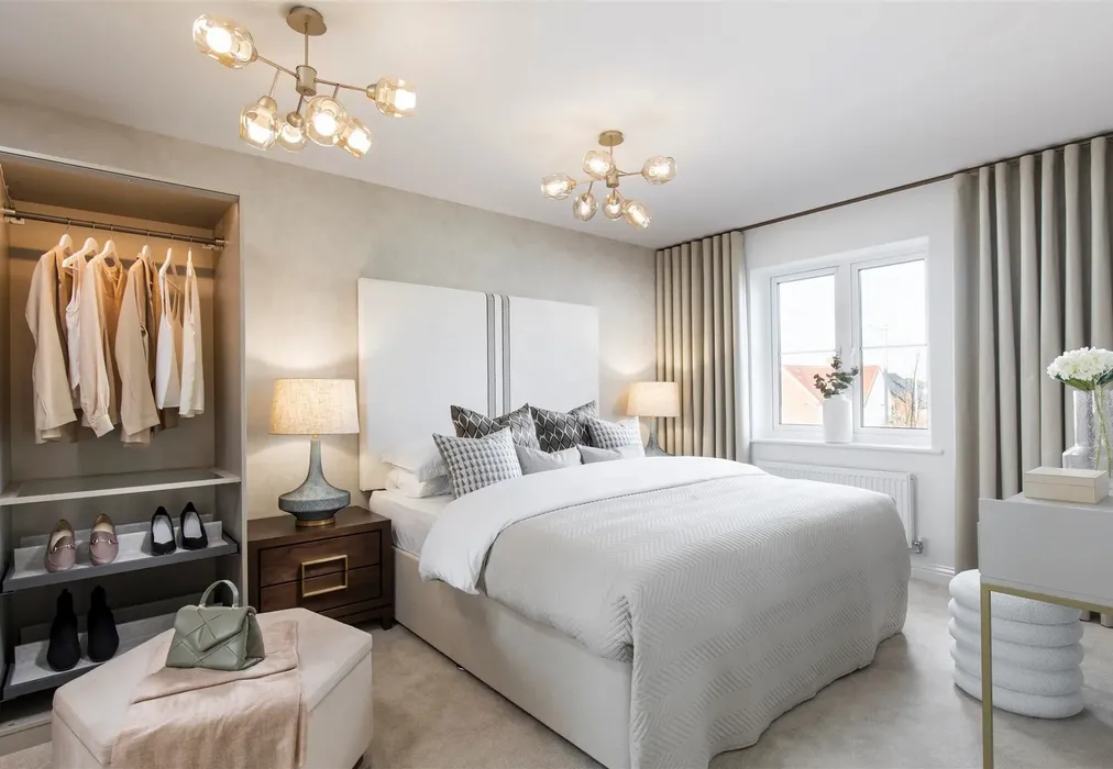 Bedroom 1 - Chestnut Grove, Sittingbourne, Kent - Wards of Kent