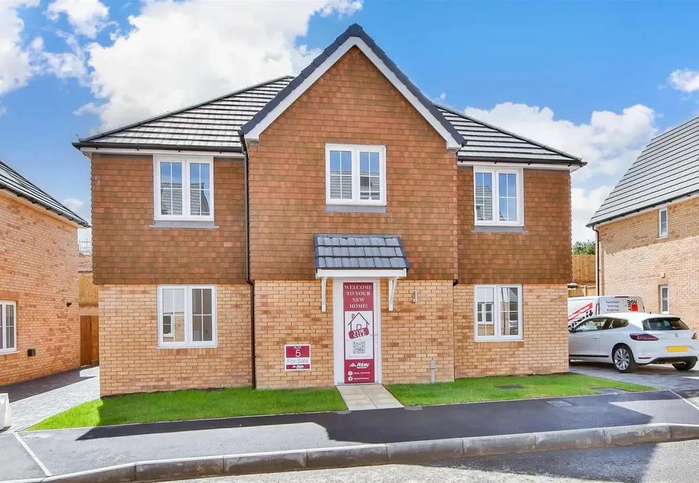 External (Web) - Chestnut Grove, Sittingbourne, Kent - Wards of Kent
