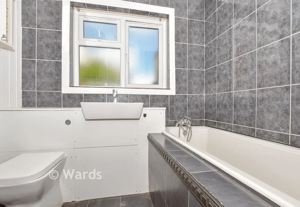 Bathroom - Hever Avenue, West Kingsdown, Sevenoaks, Kent - Wards of Kent