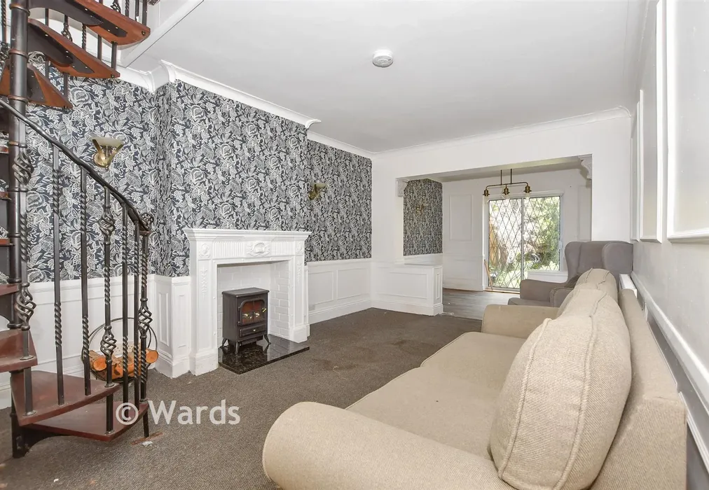 Lounge - Hever Avenue, West Kingsdown, Sevenoaks, Kent - Wards of Kent