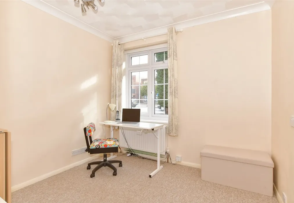 Bedroom/ Office - Hever Road, West Kingsdown, Sevenoaks, Kent - Wards of Kent