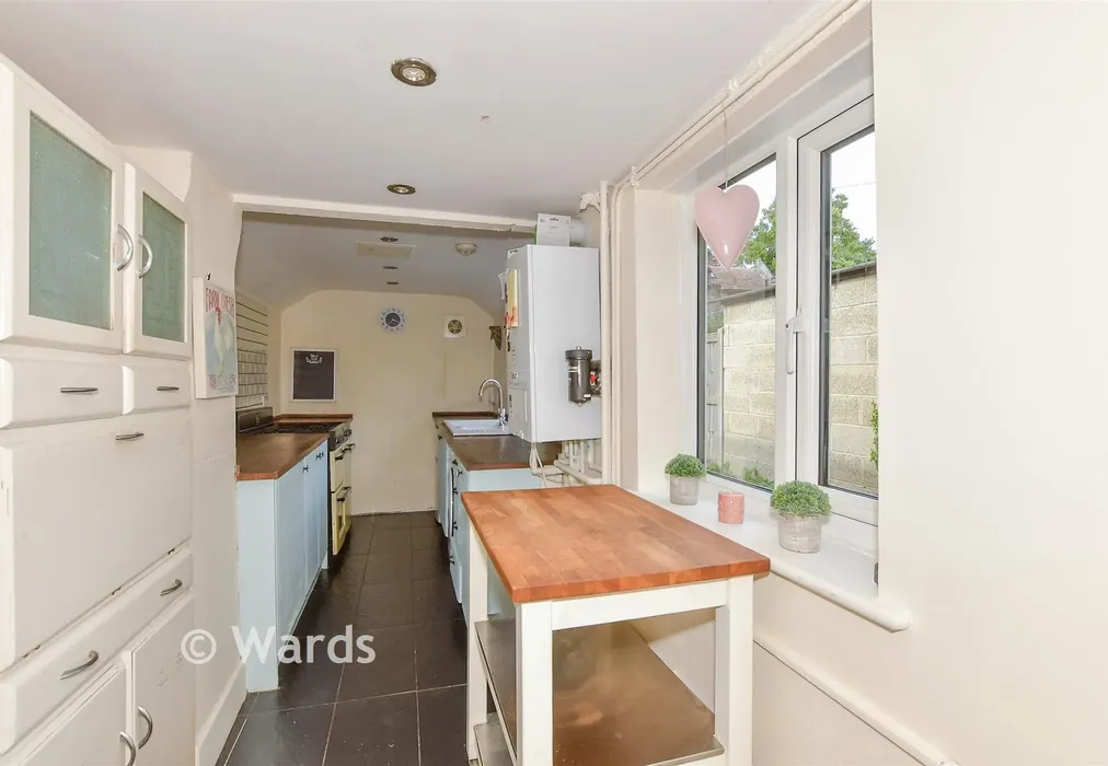 Kitchen - St. Peter's Place, Canterbury, Kent - Wards of Kent