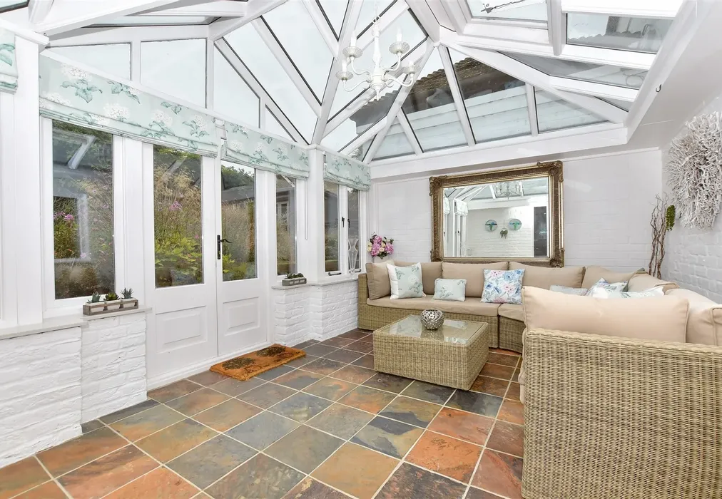 Garden Room - Gore Lane, Eastry, Sandwich, Kent - Wards of Kent