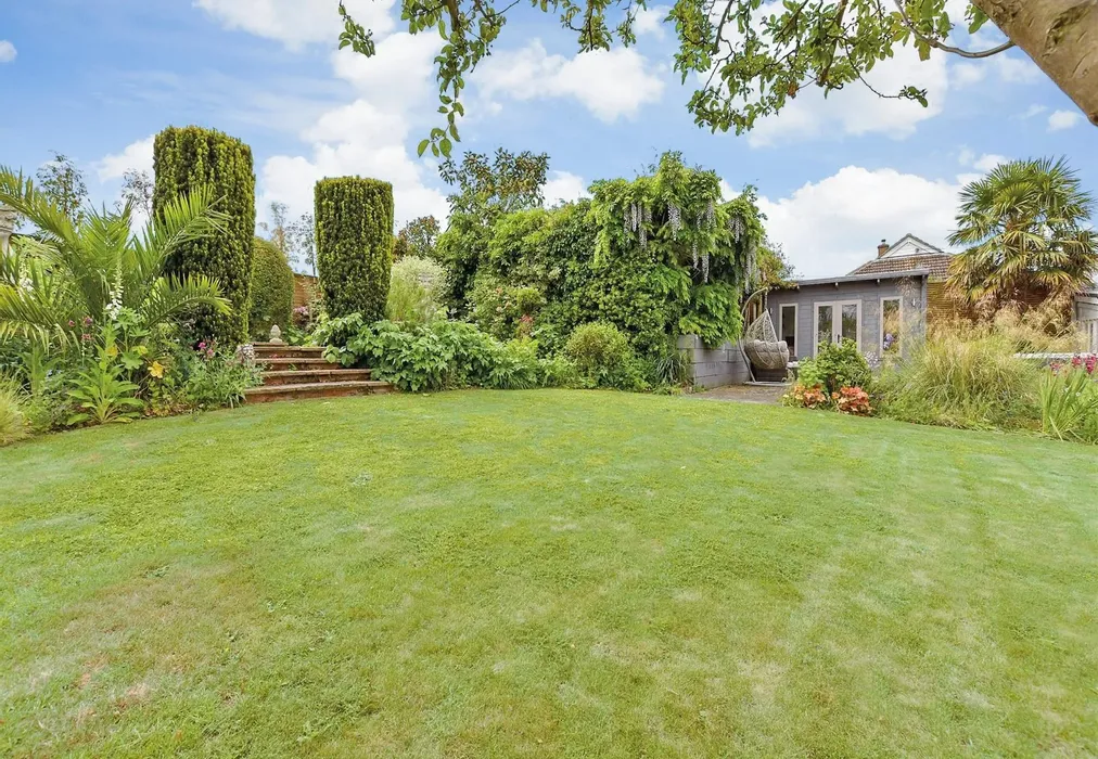 Rear Garden - Gore Lane, Eastry, Sandwich, Kent - Wards of Kent