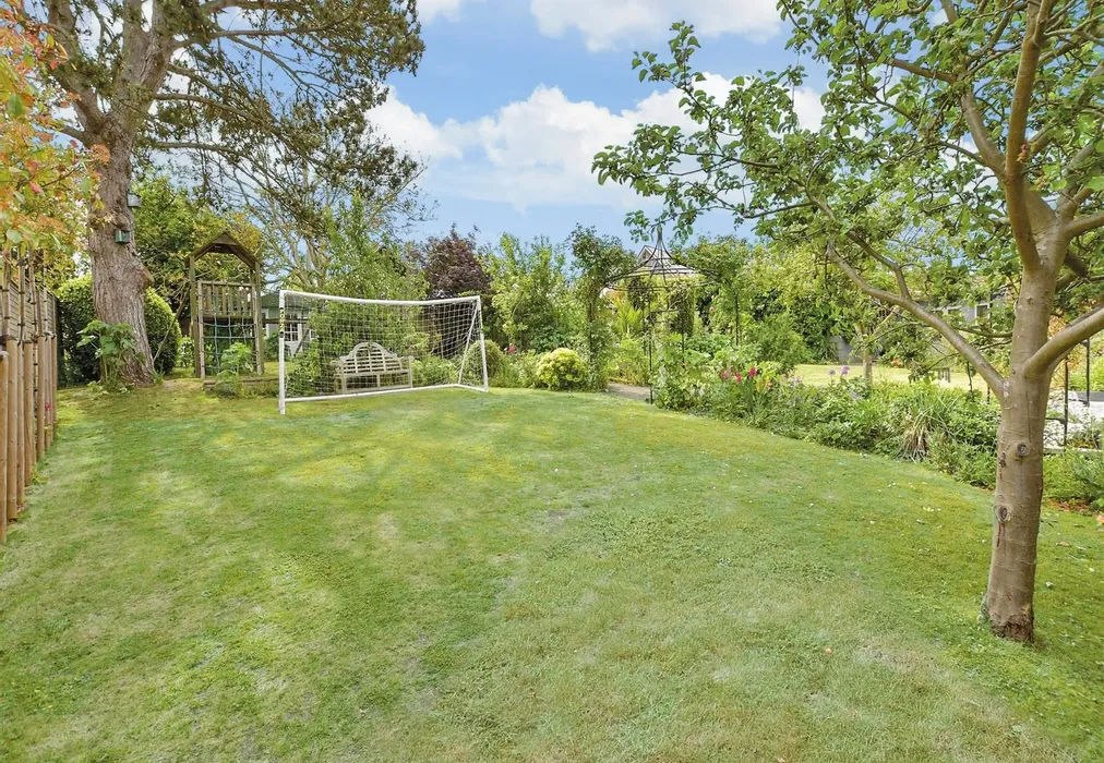 Rear Garden - Gore Lane, Eastry, Sandwich, Kent - Wards of Kent