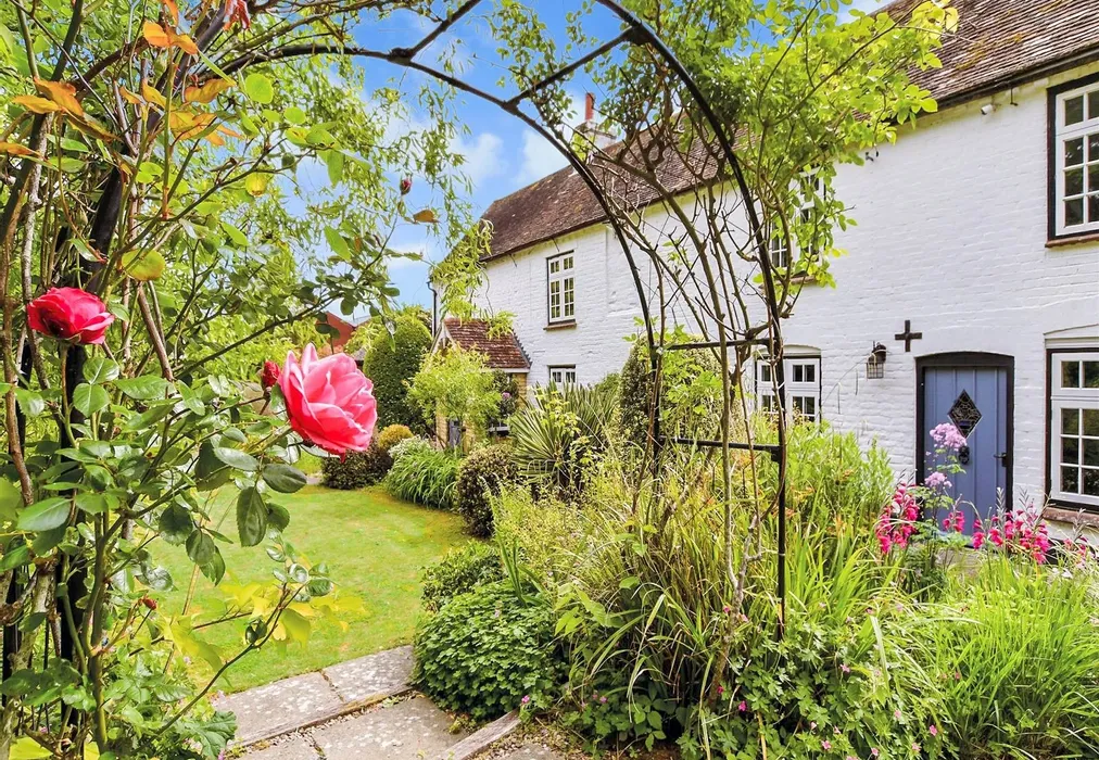 External Lifestyle Photograph - Gore Lane, Eastry, Sandwich, Kent - Wards of Kent