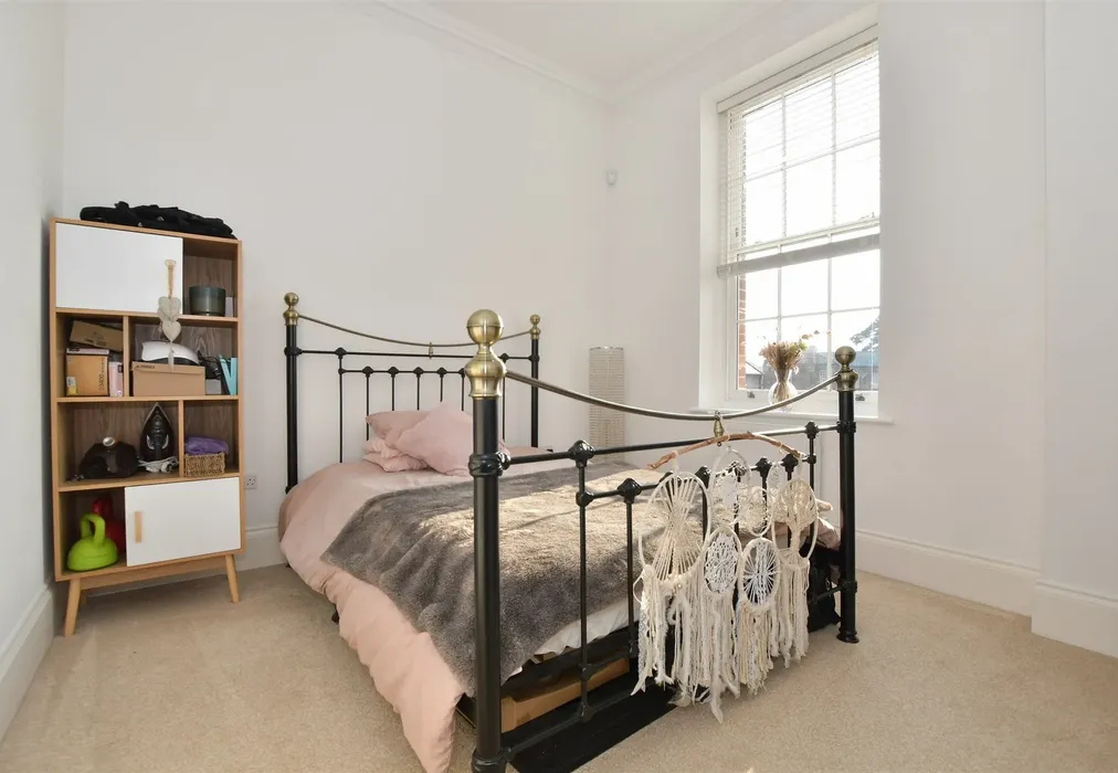 Bedroom 2 - Whitecroft Park, Newport, Isle of Wight - Wards of Kent