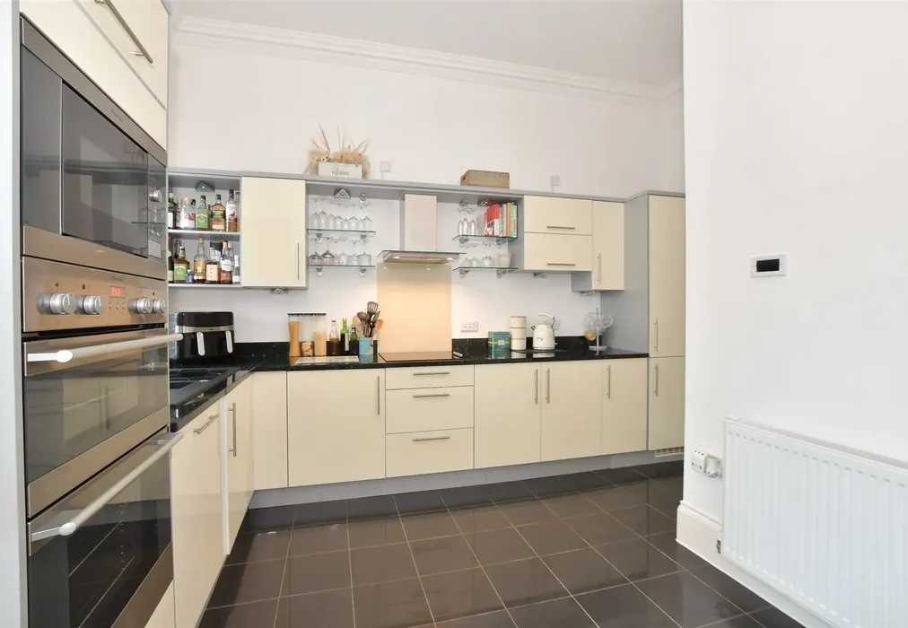 Kitchen/Dining Room - Whitecroft Park, Newport, Isle of Wight - Wards of Kent