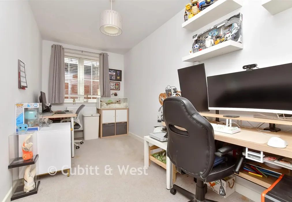 Bedroom 2 - Purley Hill, Purley, Surrey - Wards of Kent