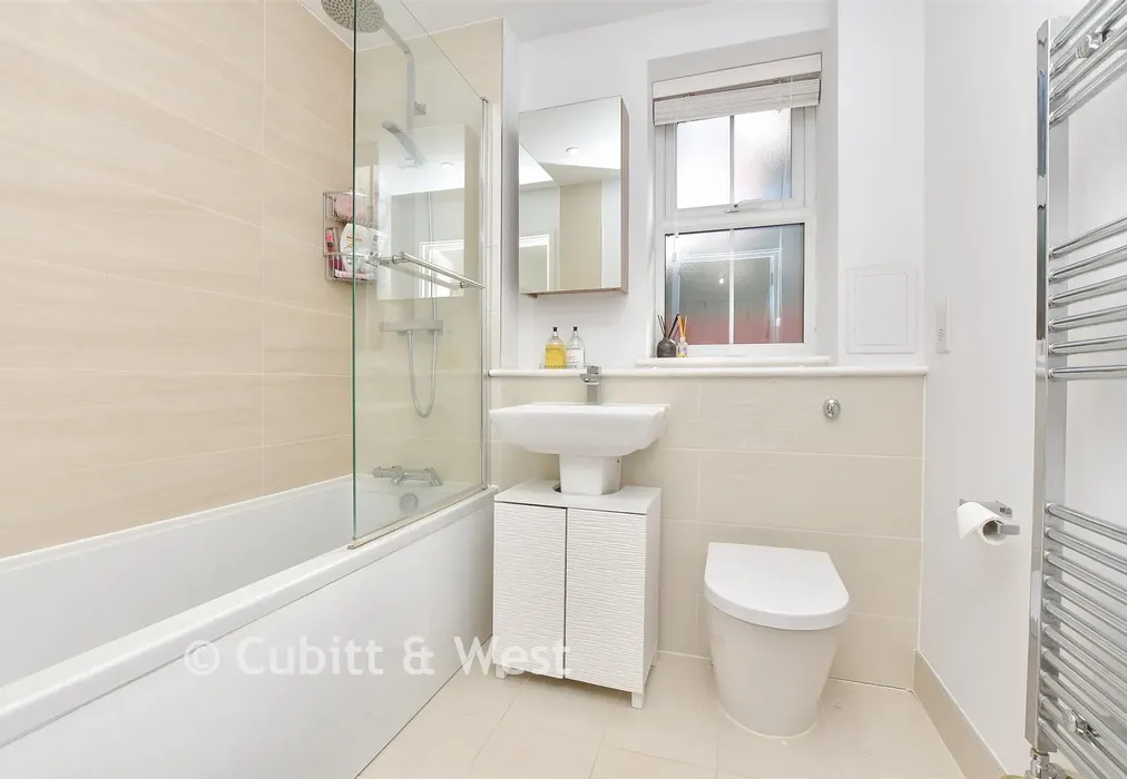 Bathroom - Purley Hill, Purley, Surrey - Wards of Kent