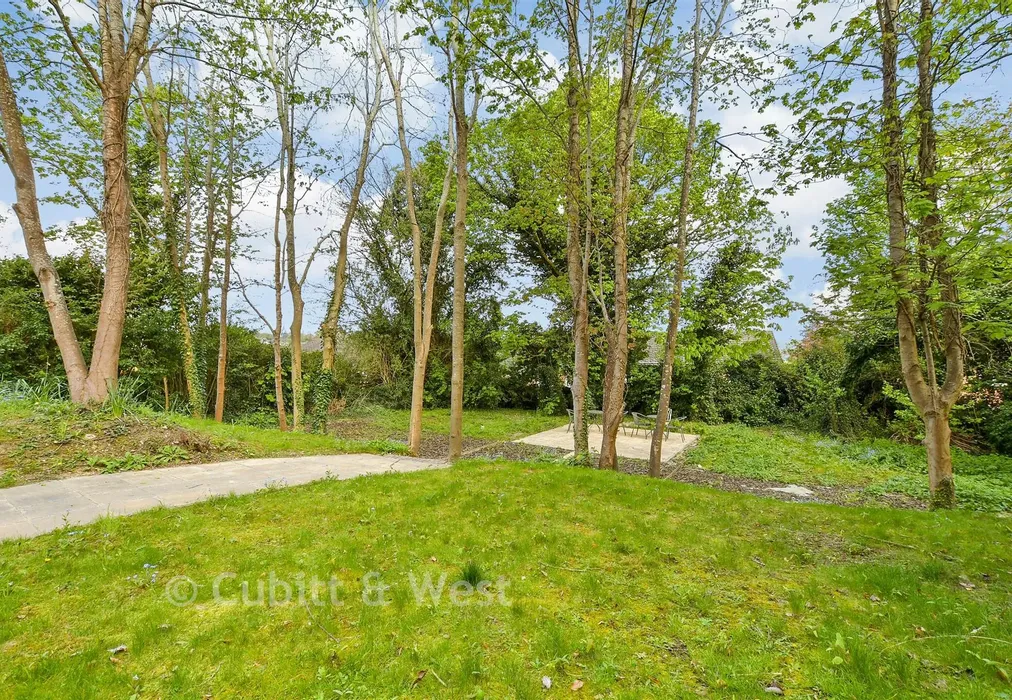 Communal Gardens - Purley Hill, Purley, Surrey - Wards of Kent