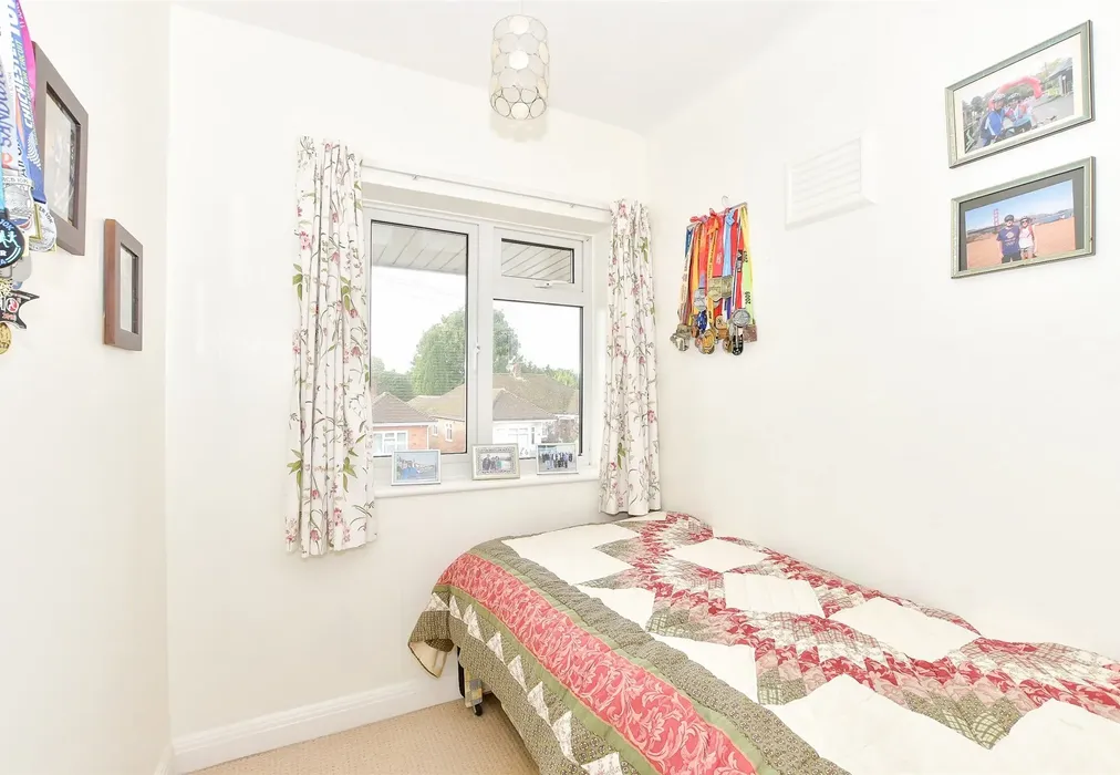 Bedroom 3 - Vale Drive, Horsham, West Sussex - Wards of Kent