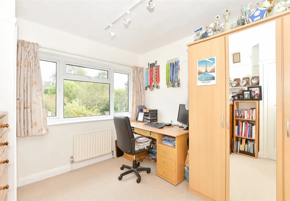 Bedroom 2 - Vale Drive, Horsham, West Sussex - Wards of Kent