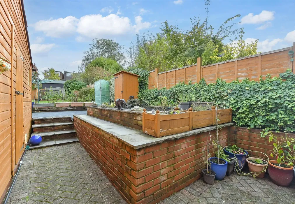Rear Garden - Vale Drive, Horsham, West Sussex - Wards of Kent