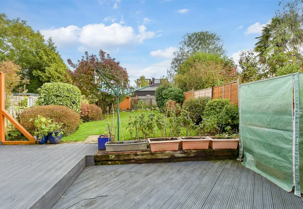 Rear Garden - Vale Drive, Horsham, West Sussex - Wards of Kent