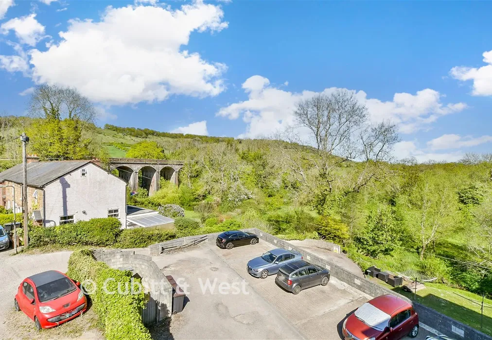 Surrounding Area - Leslie Road, Dorking, Surrey - Wards of Kent