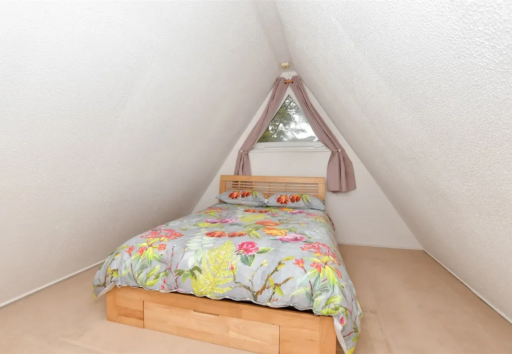 Bedroom 2 - Upper Street, Kingsdown, Deal, Kent - Wards of Kent