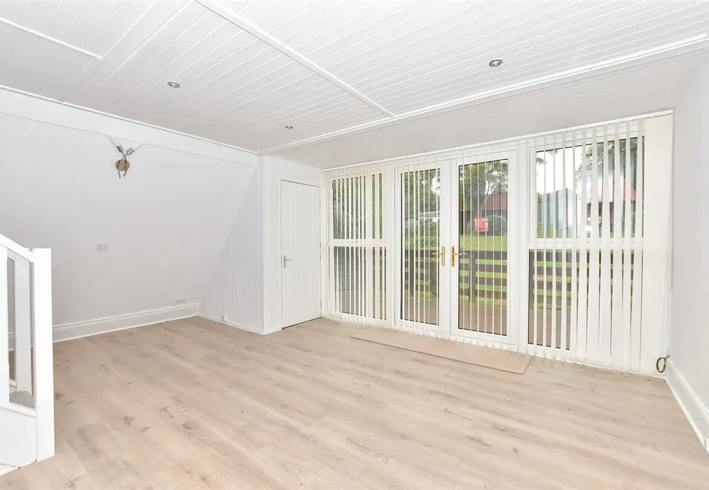 Lounge - Upper Street, Kingsdown, Deal, Kent - Wards of Kent