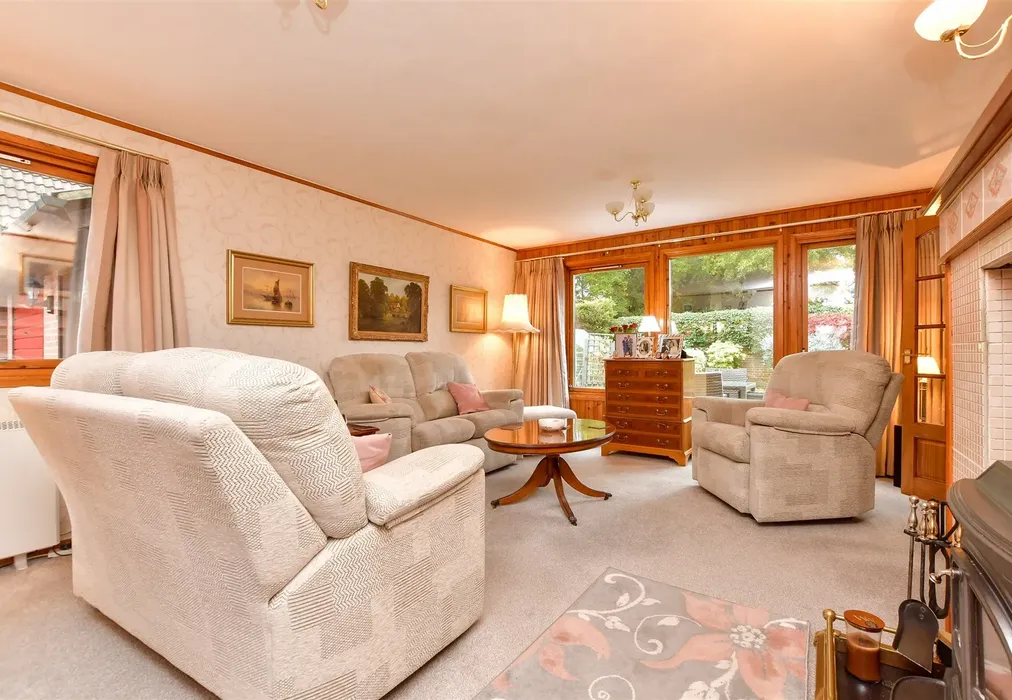Living Room - Whyteleafe Road, Caterham, Surrey - Wards of Kent