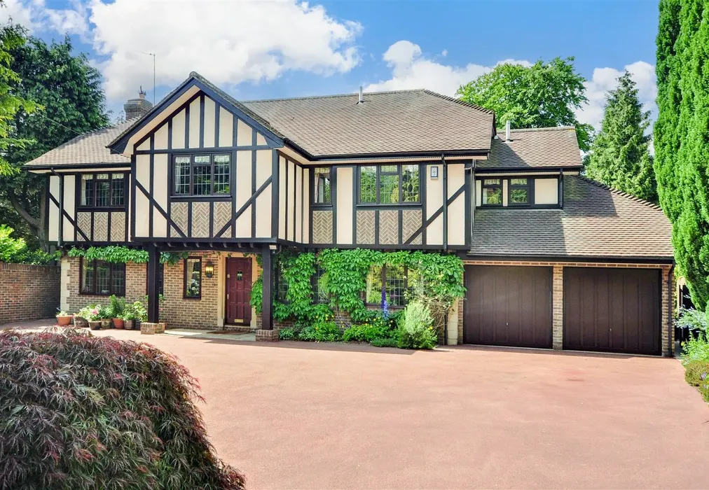 Front Elevation (June 2011) - Beacon Road, Crowborough, East Sussex - Wards of Kent