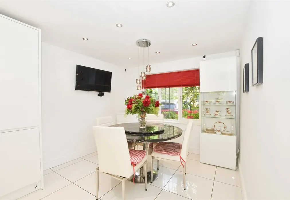 Internal Lifestyle Photograph - Beacon Road, Crowborough, East Sussex - Wards of Kent