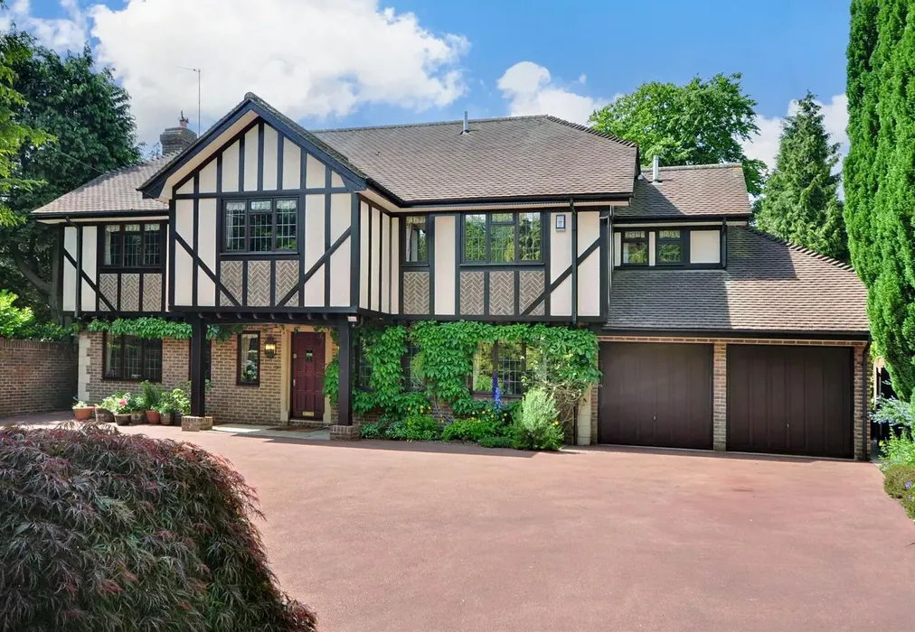 Front - Beacon Road, Crowborough, East Sussex - Wards of Kent