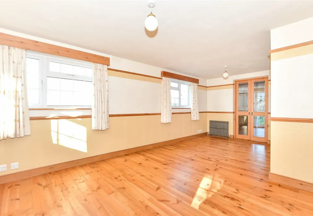 Lounge - Poling Street, Poling, Arundel, West Sussex - Wards of Kent