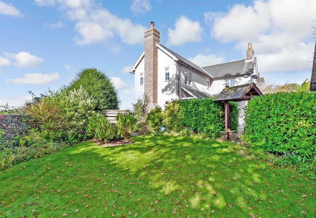 Front Garden - Poling Street, Poling, Arundel, West Sussex - Wards of Kent