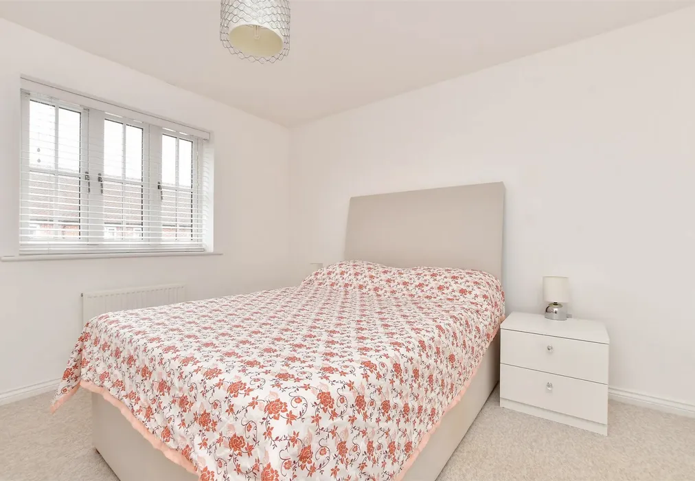 Bedroom 2 - Bourne Avenue, Horley, Surrey - Wards of Kent