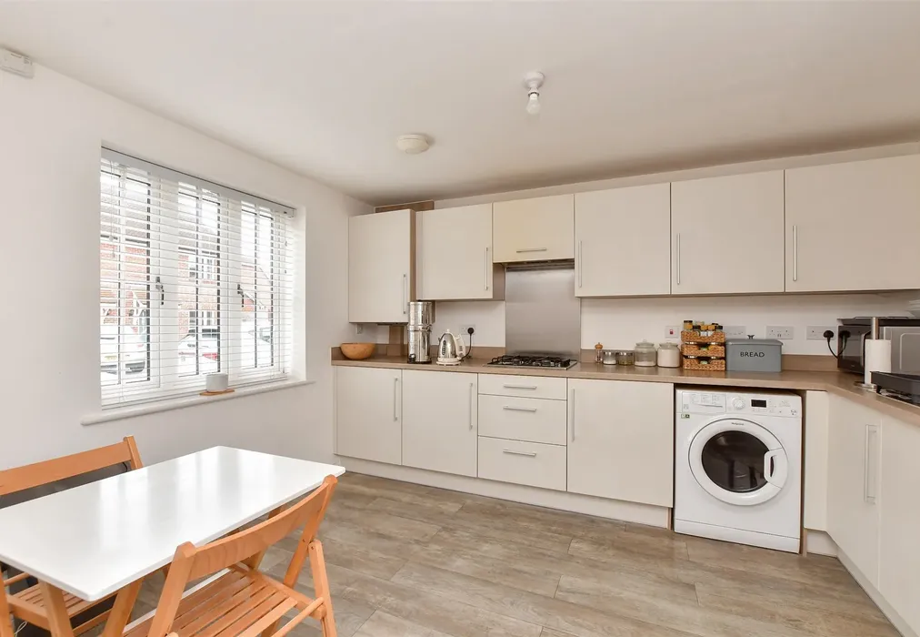 Kitchen/Breakfast Room - Bourne Avenue, Horley, Surrey - Wards of Kent