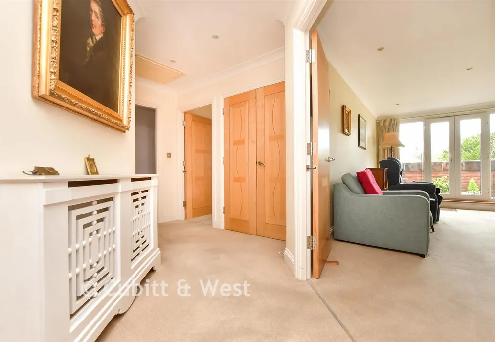 Hallway - Wray Park Road, Reigate, Surrey - Wards of Kent